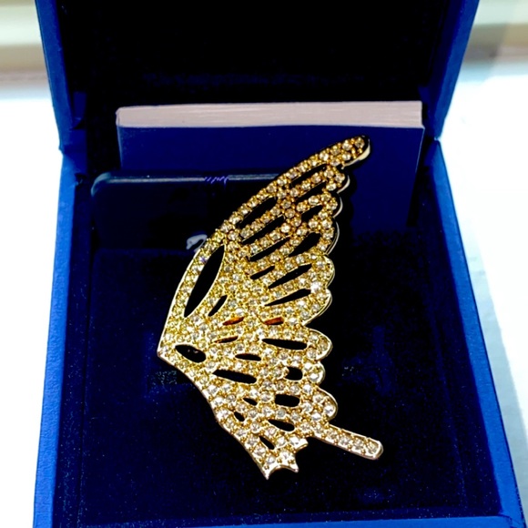 Authentic Swarovski Crystal Women’s Ring - Picture 3 of 3